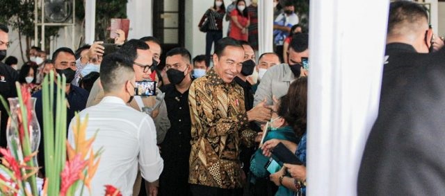 Jokowi Kunjungi Katedral Bogor-01